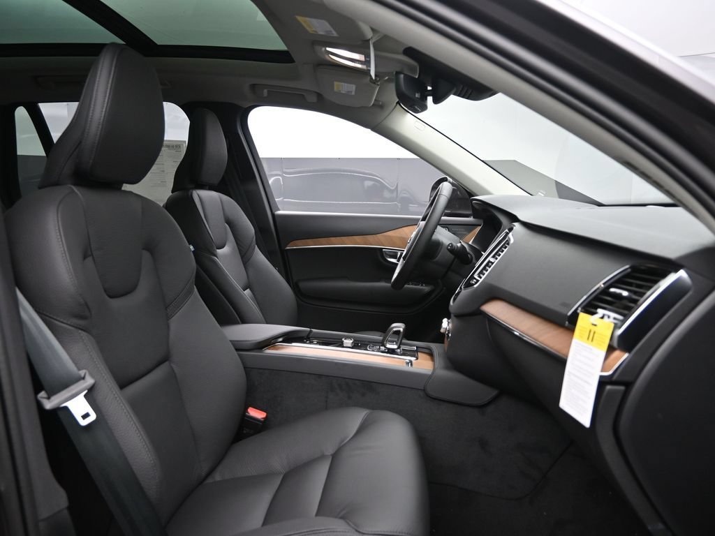 New 2025 Volvo XC90 B6 Plus w/ Protection Package Premier AWD/4WD image 30
