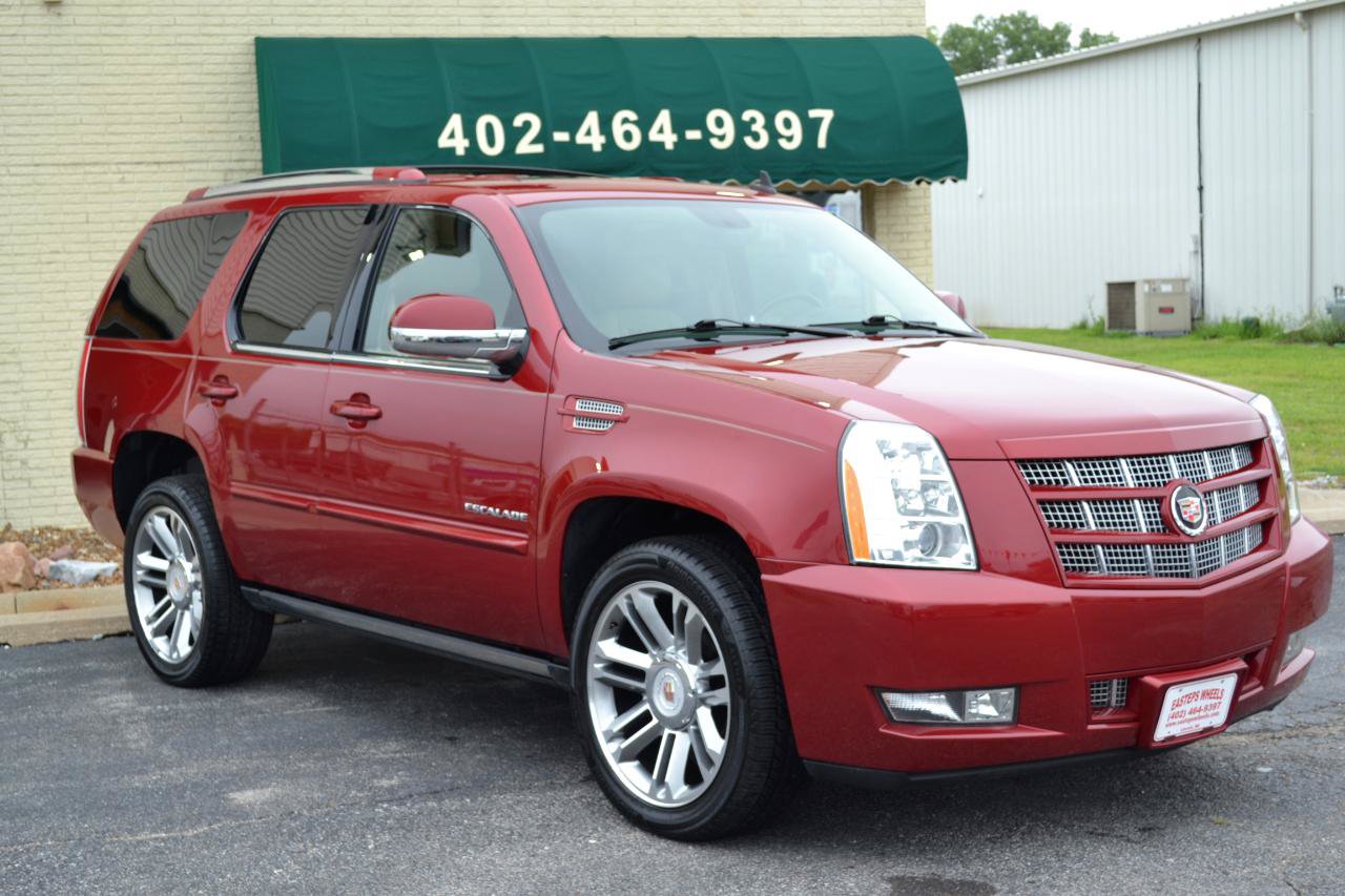 Used 2014 Cadillac Escalade Premium AWD/4WD image 14