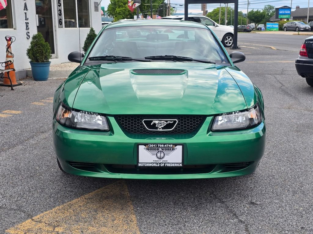 Used 2001 Ford Mustang Premium RWD image 2