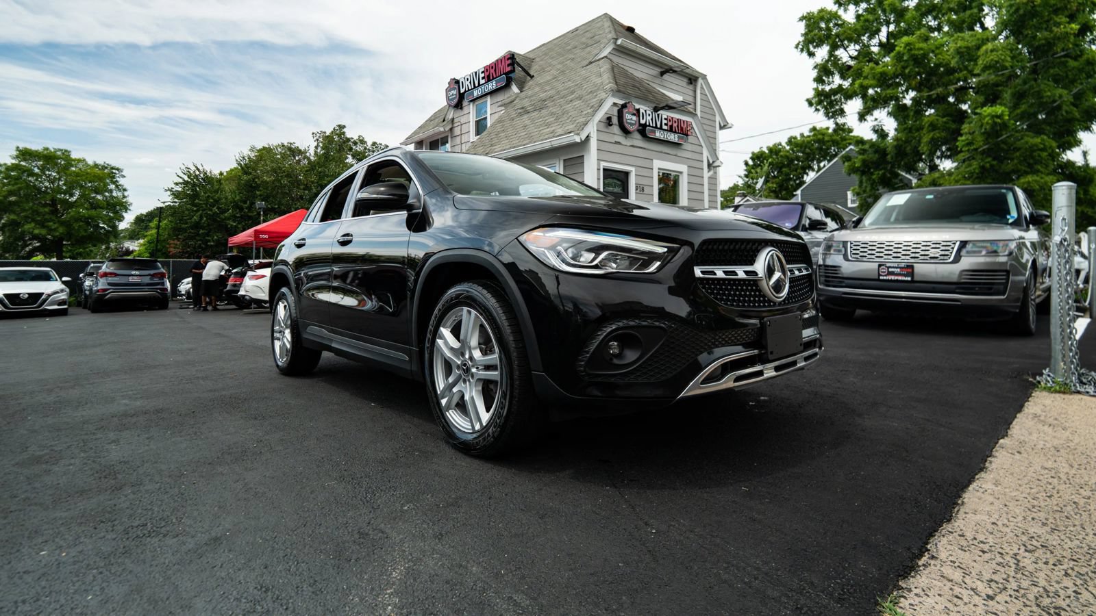 Used 2022 Mercedes-Benz GLA 250 4MATIC w/ Premium Package Lite image 2