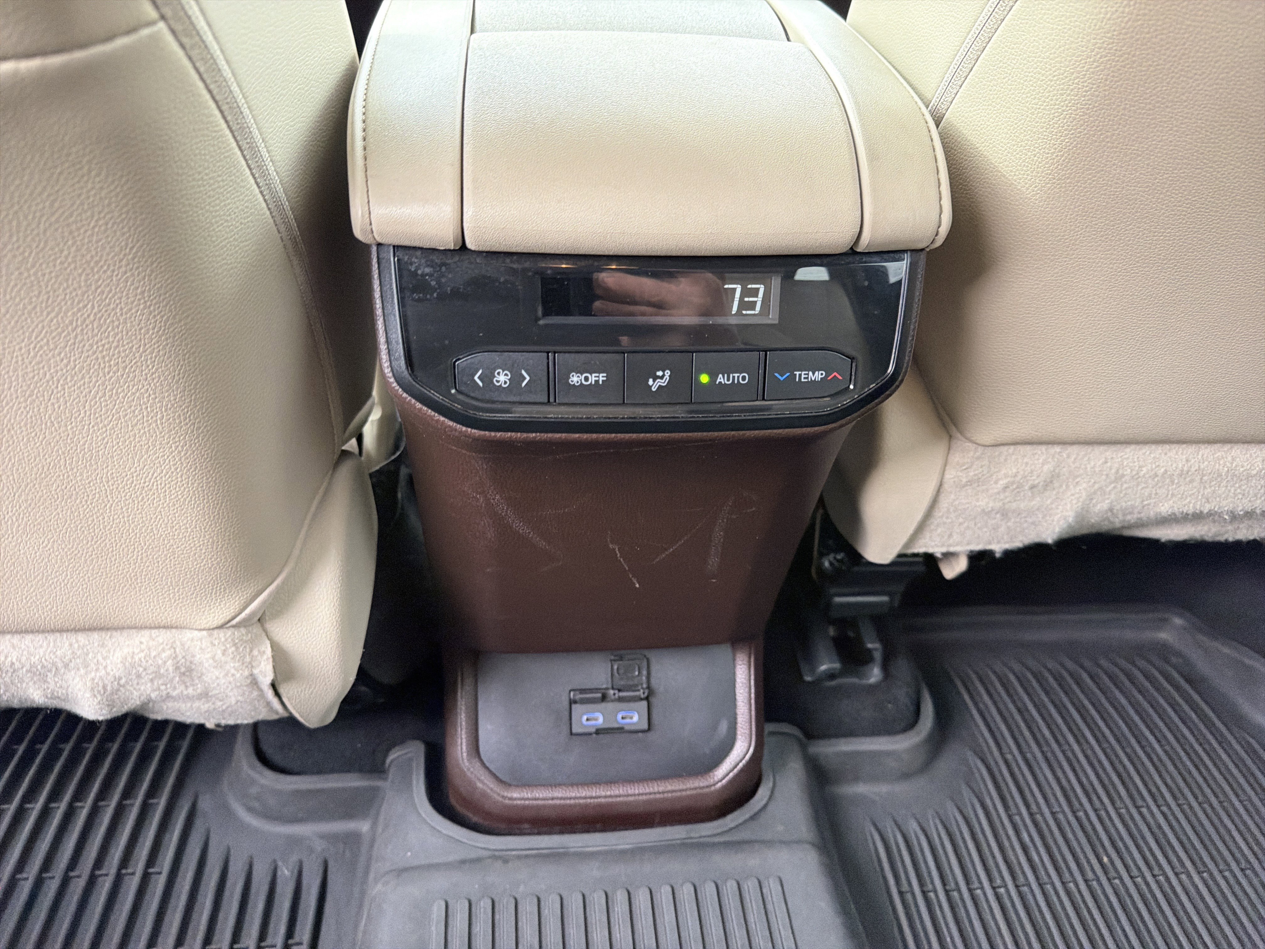 Used 2022 Toyota Highlander XLE AWD/4WD image 57