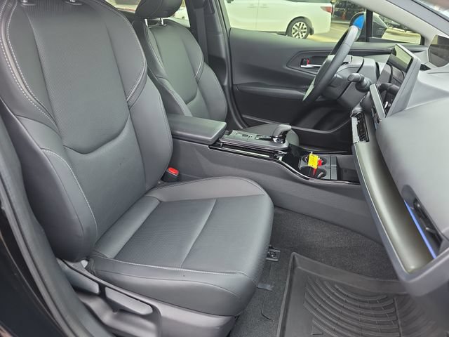 Used 2025 Toyota Prius FWD image 32
