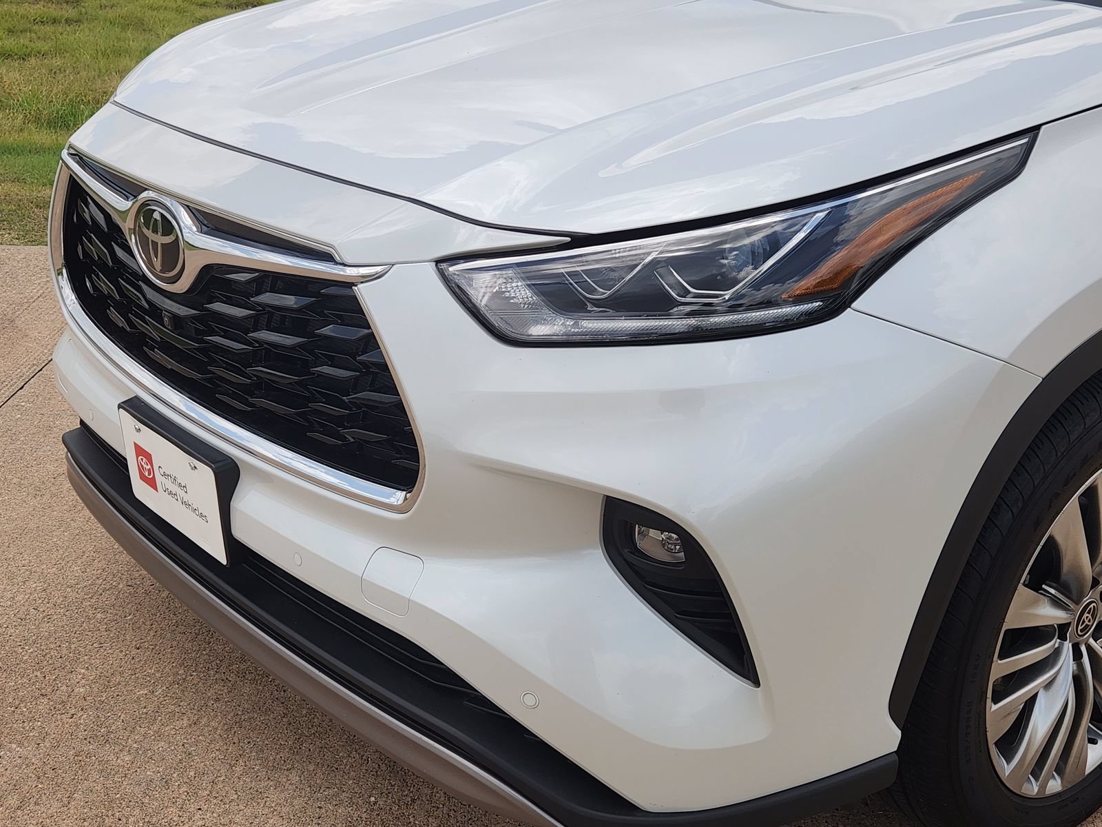Used 2025 Toyota Highlander Platinum AWD/4WD image 10
