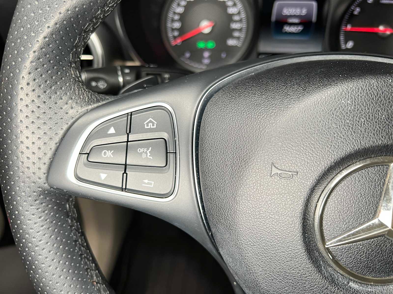 Used 2018 Mercedes-Benz GLC 300 image 25