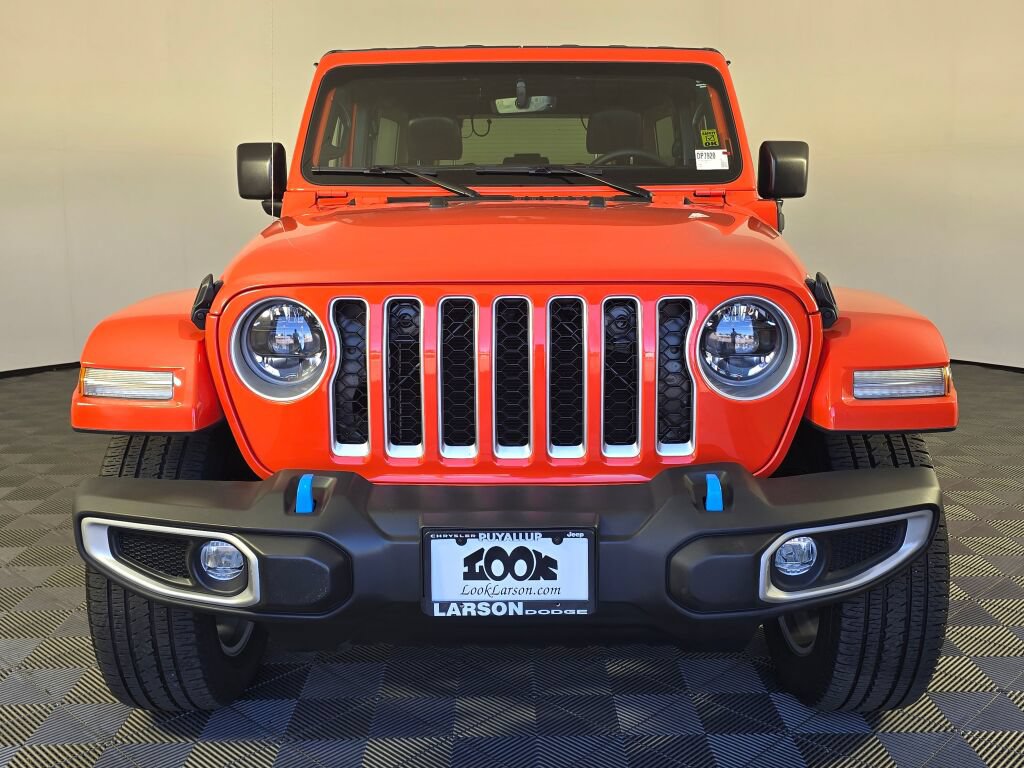 Used 2023 Jeep Wrangler Unlimited Sahara AWD/4WD image 8