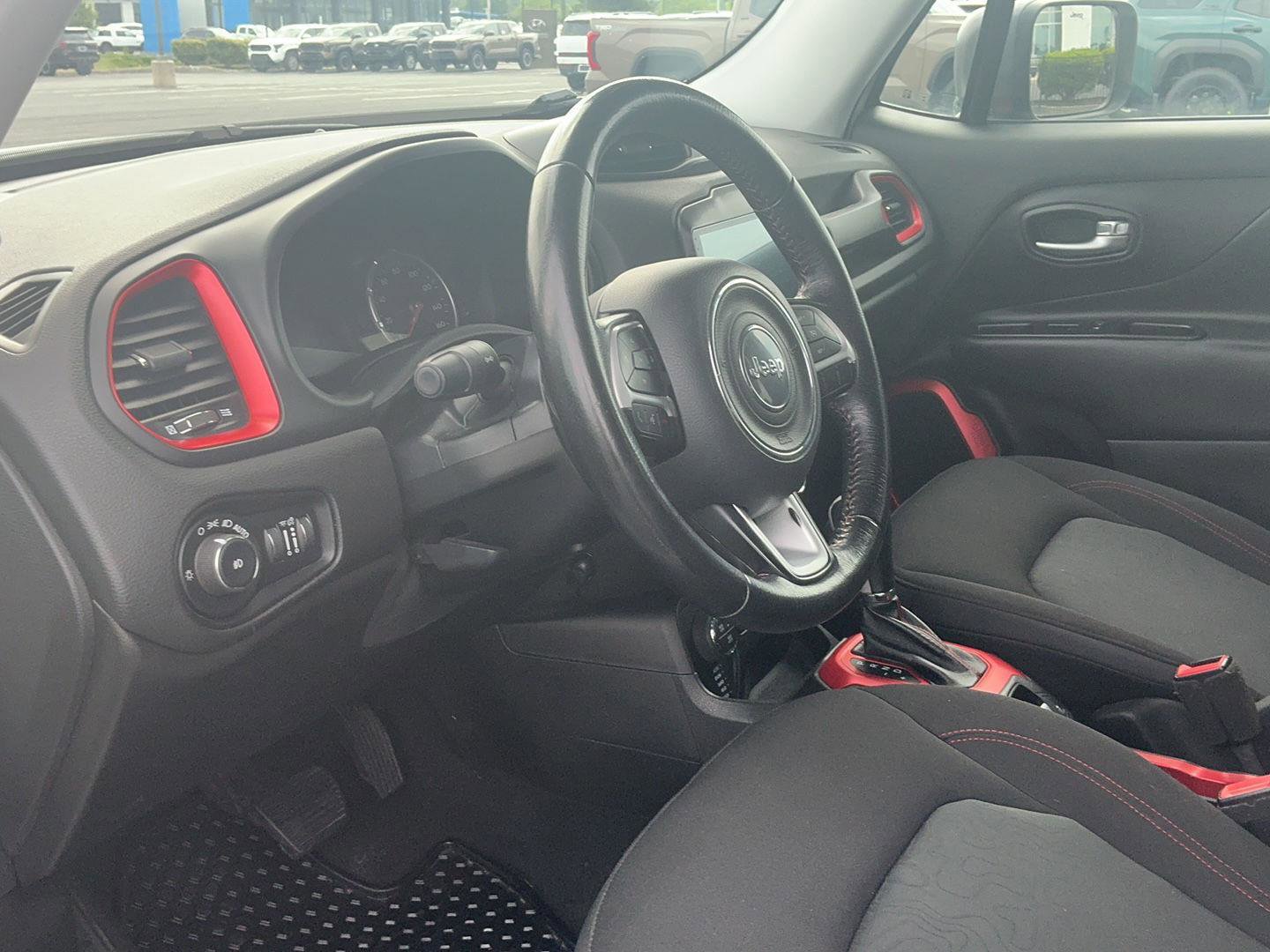 Used 2016 Jeep Renegade Trailhawk AWD/4WD image 18
