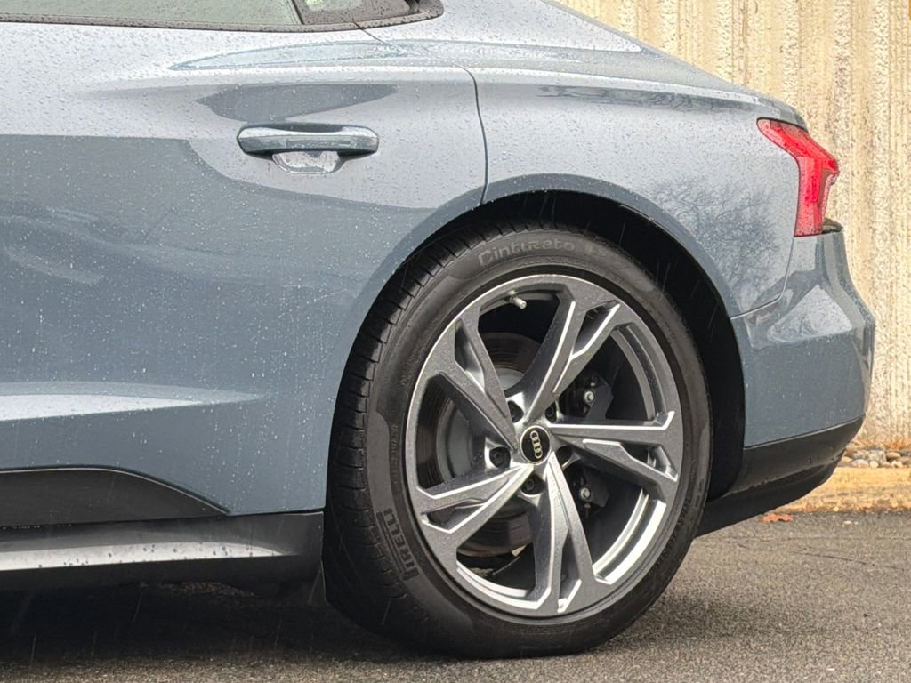 Used 2023 Audi e-tron GT Premium Plus image 10