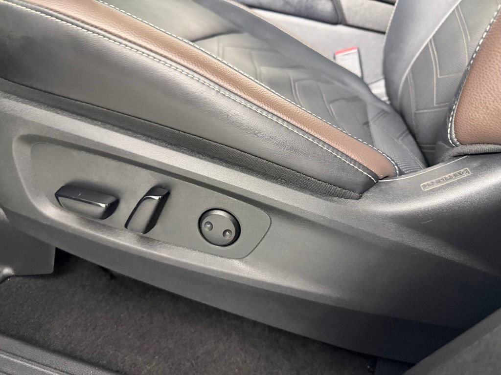 Used 2024 Nissan Pathfinder Platinum AWD/4WD image 24