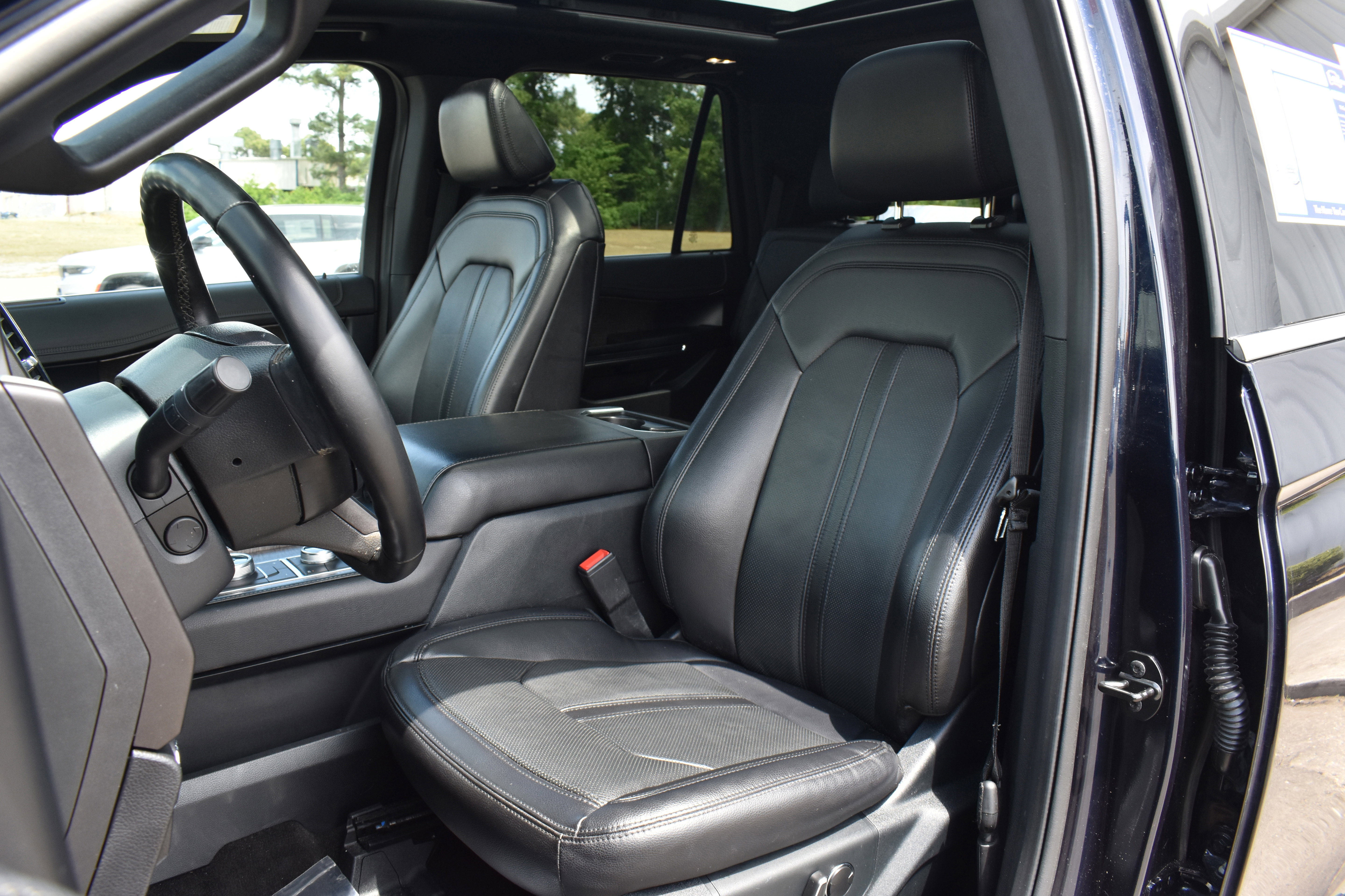 Used 2021 Ford Expedition Limited AWD/4WD image 26