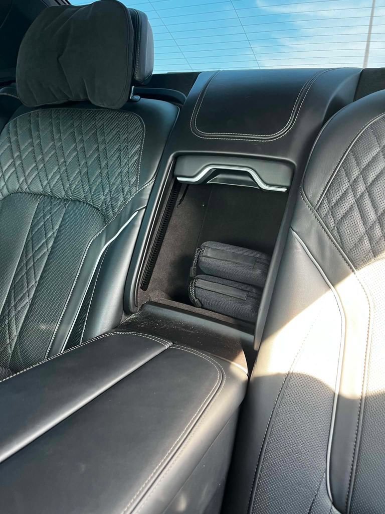 Used 2018 BMW 750i xDrive AWD/4WD image 34