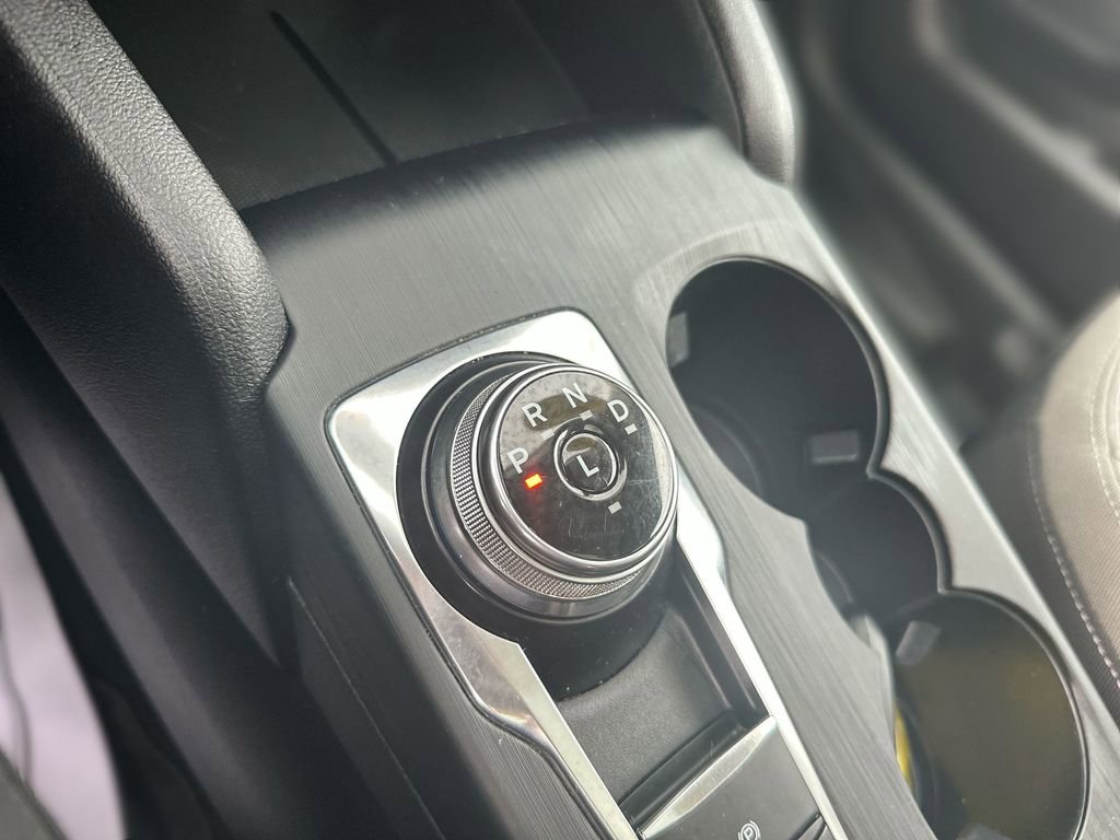 Used 2021 Ford Escape SE w/ SE Sport Appearance Package image 21