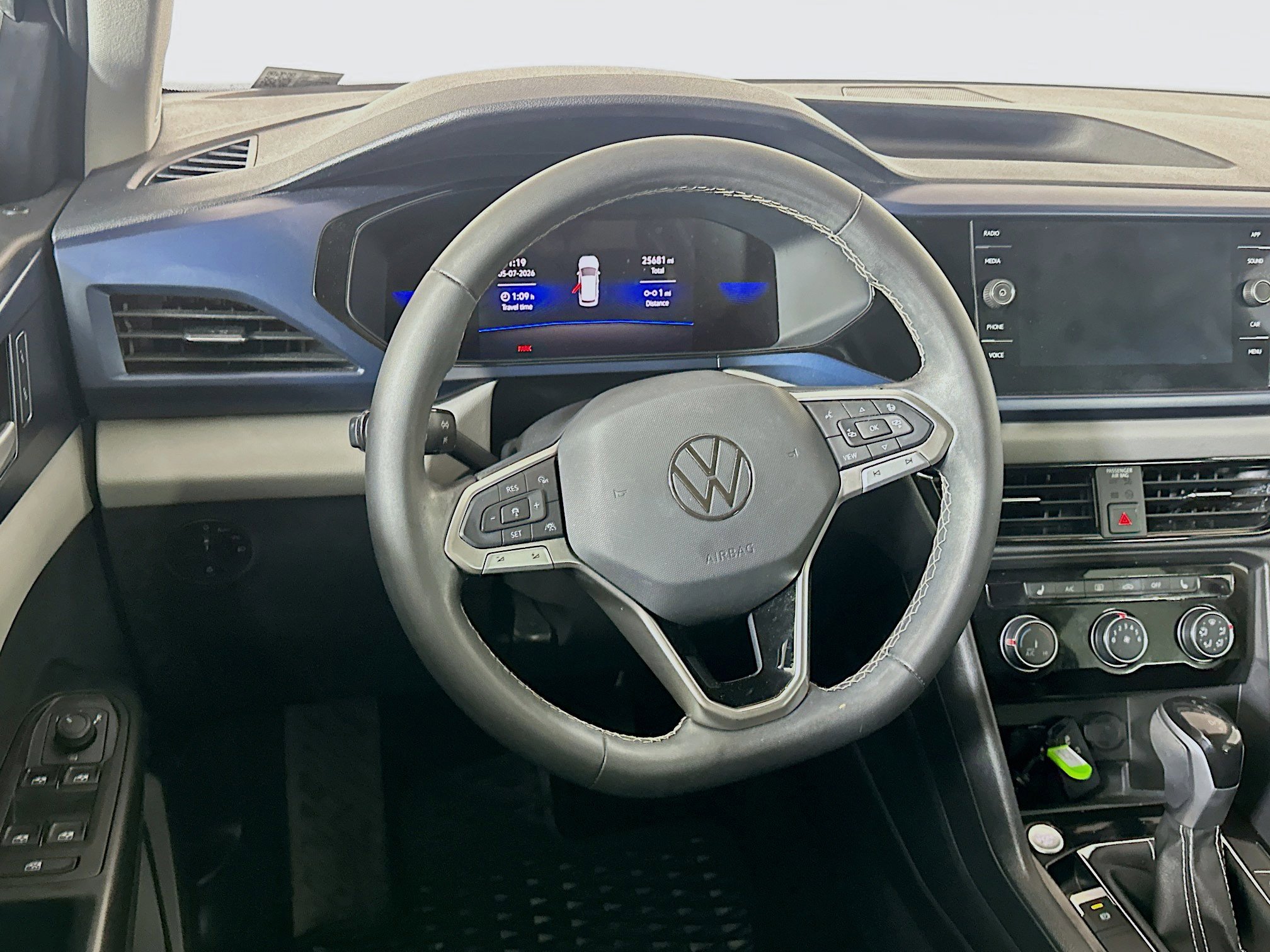 Used 2023 Volkswagen Taos SE w/ Black Wheel Package FWD image 18