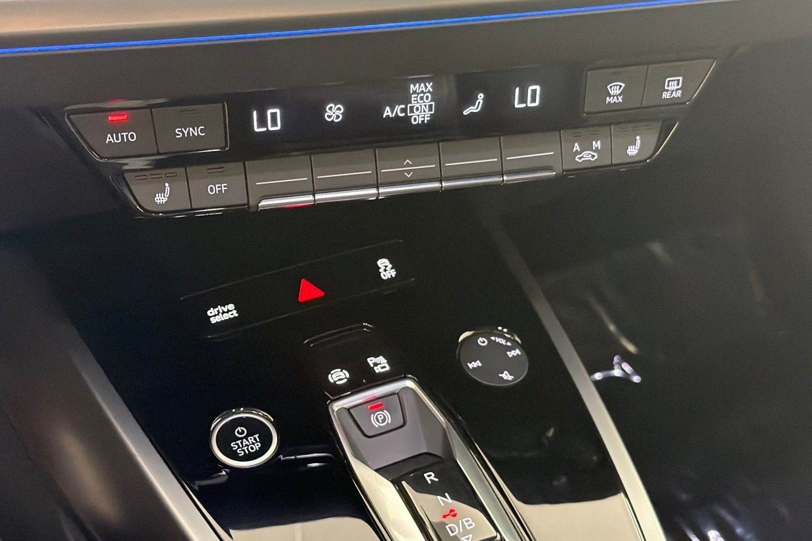 Certified 2023 Audi Q4 e-tron Premium Plus w/ Premium Plus AWD/4WD image 20
