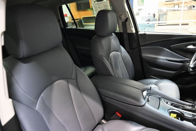 Used 2019 Buick Envision Essence image 8