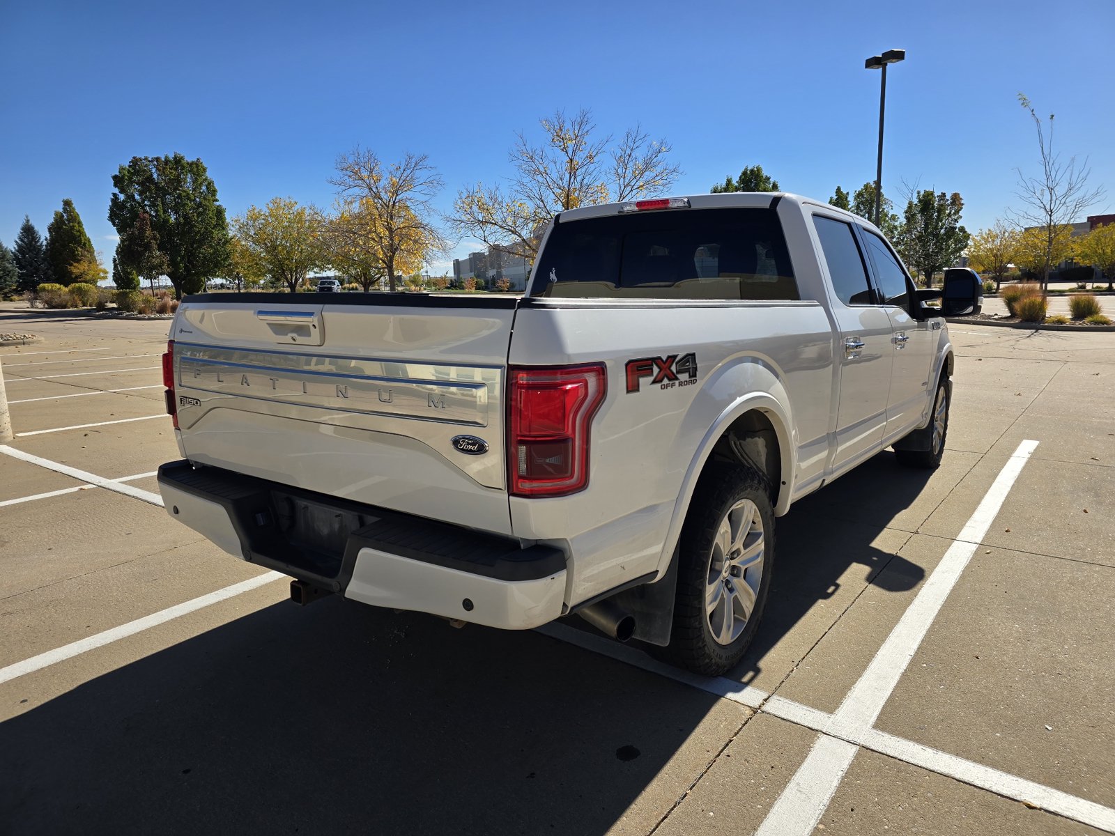 Used 2015 Ford F150 Platinum w/ Equipment Group 701A Luxury AWD/4WD image 6
