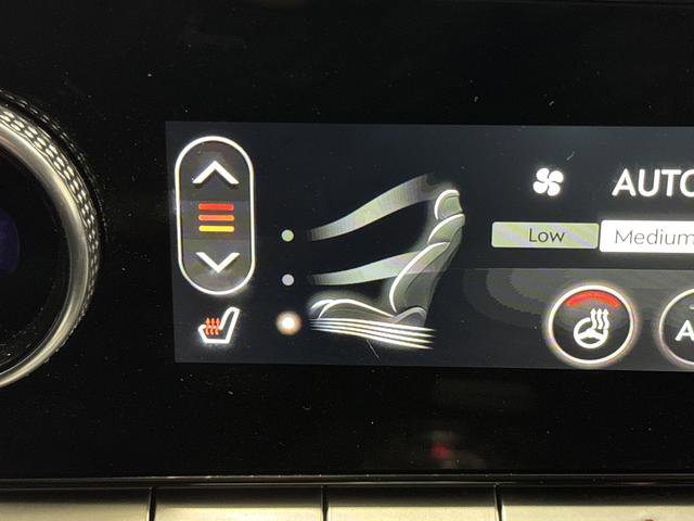 Used 2025 Genesis GV70 2.5T w/ Select Package image 8