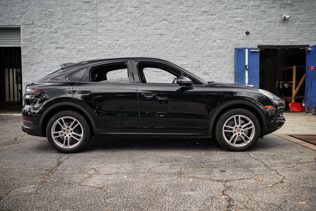 Used 2023 Porsche Cayenne Coupe w/ Premium Package image 18