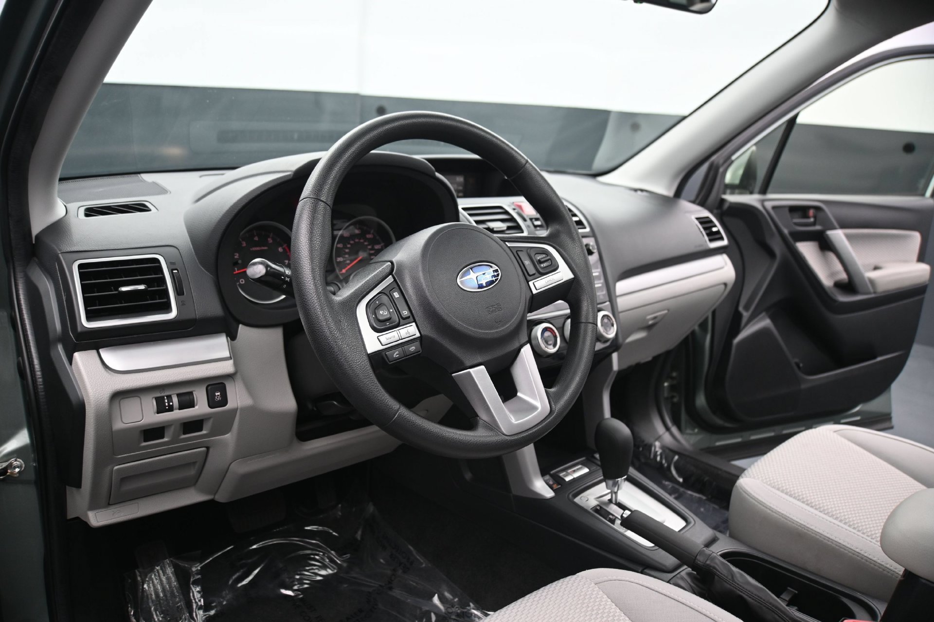 Used 2017 Subaru Forester 2.5i Premium w/ Popular Package #2A AWD/4WD image 21