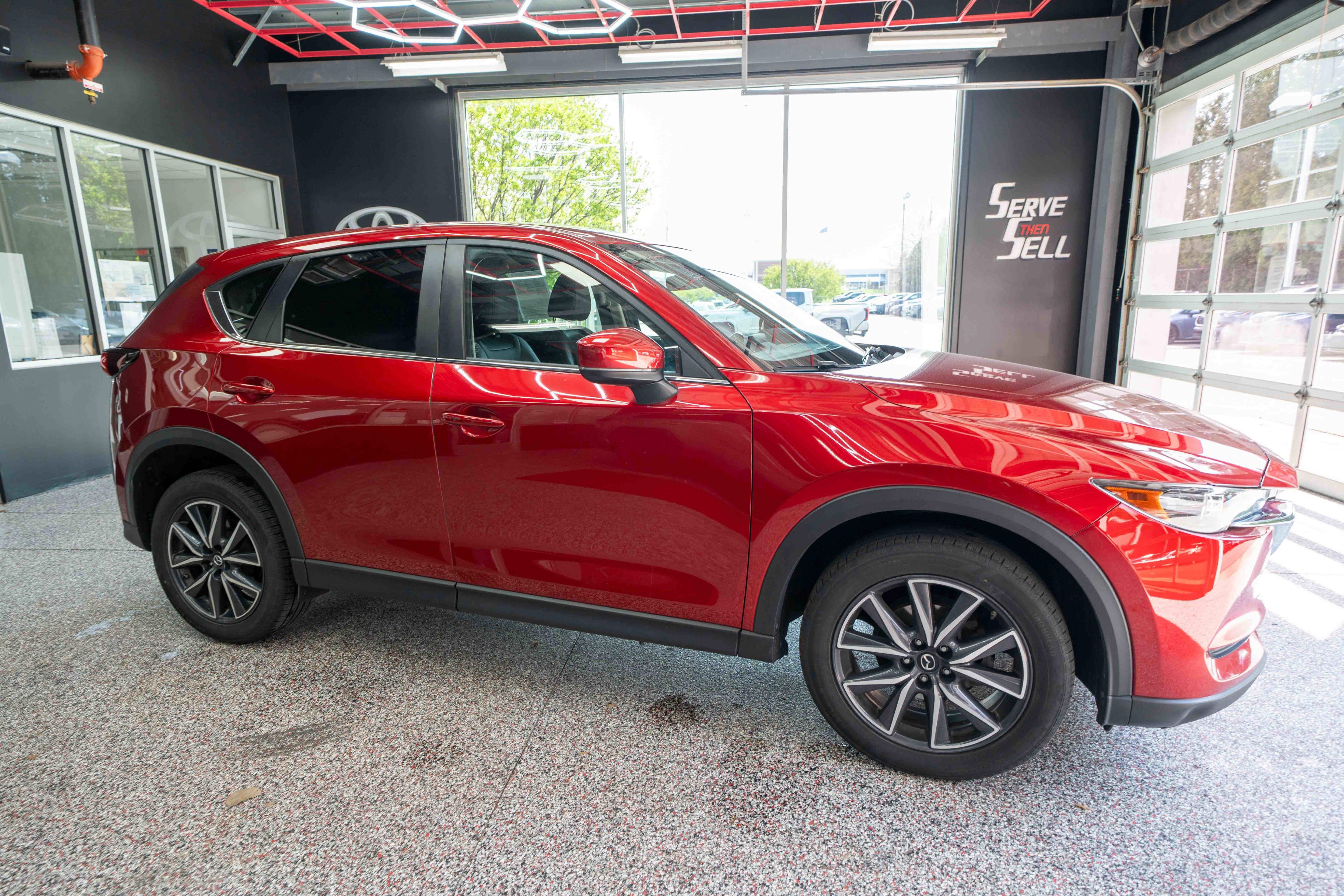 Used 2018 MAZDA CX-5 Touring image 5