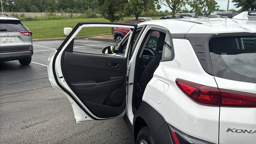 Used 2023 Hyundai Kona SE FWD image 23