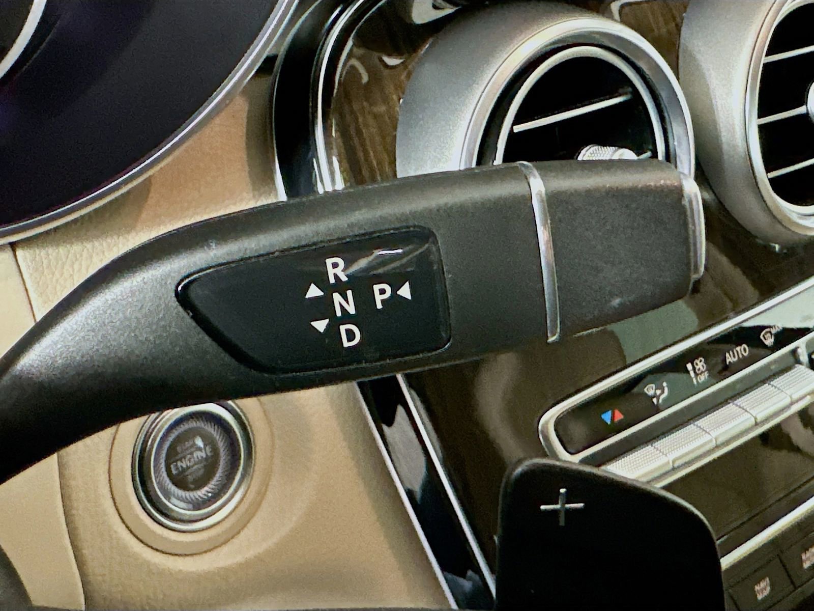 Used 2020 Mercedes-Benz GLC 300 4MATIC image 15