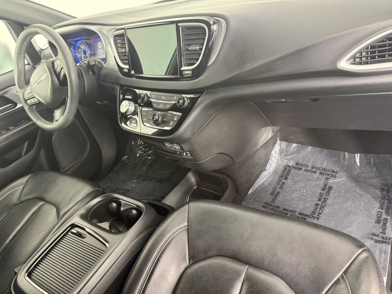 Used 2022 Chrysler Pacifica Touring-L w/ S Appearance Package FWD image 11