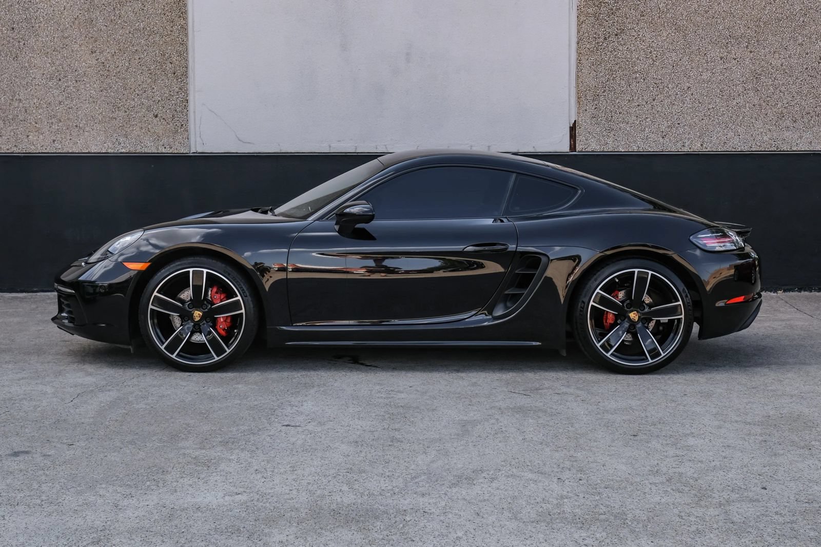 Used 2019 Porsche 718 Cayman S RWD image 10