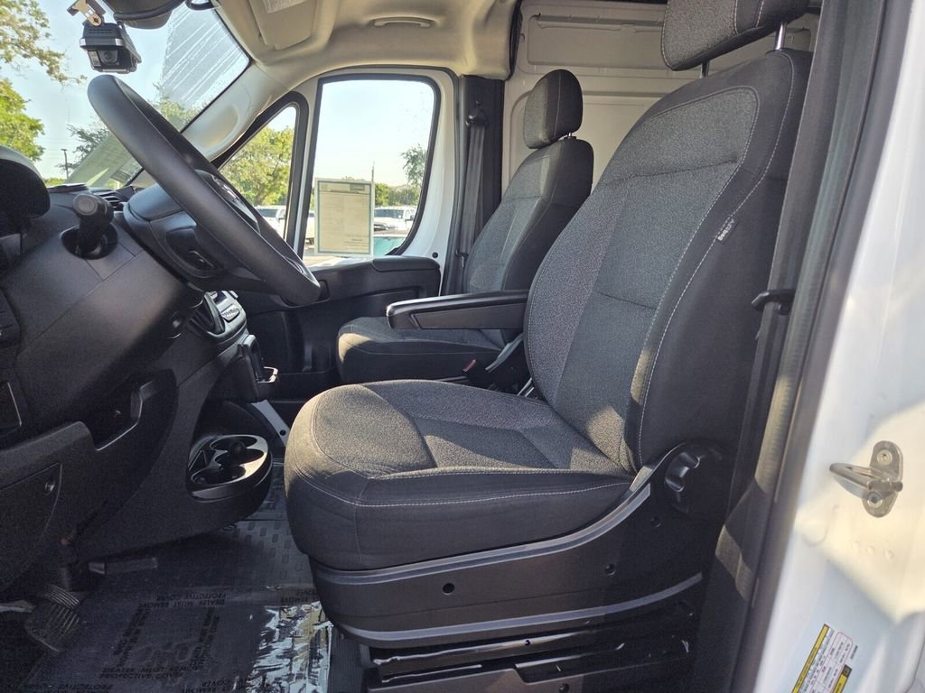 Used 2025 RAM ProMaster 2500 w/ Convenience Group FWD image 12