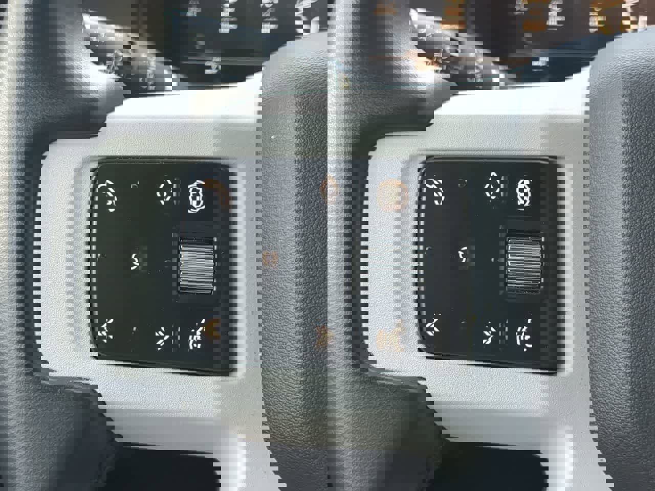 Used 2025 Land Rover Defender 110 S AWD/4WD image 26