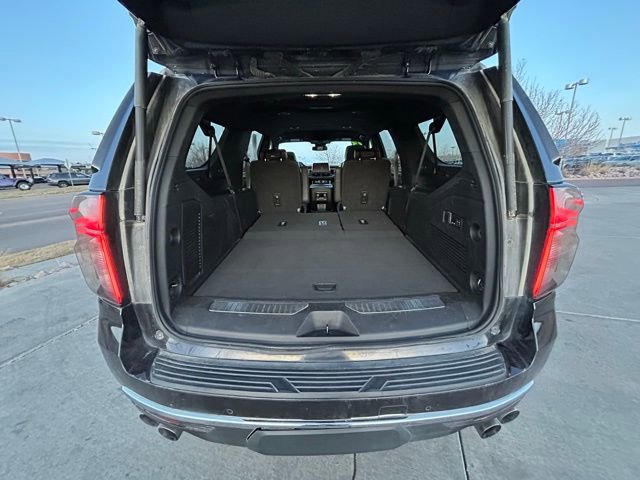 Used 2023 Chevrolet Suburban Premier image 25