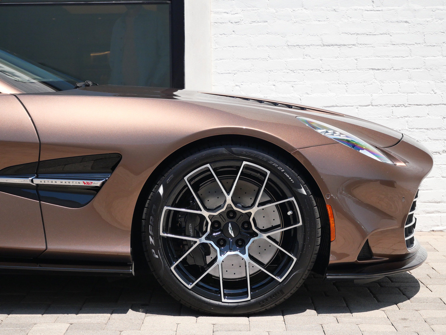 New 2026 Aston Martin Vanquish Convertible RWD image 5