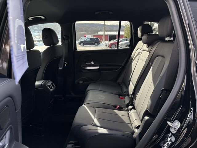Used 2025 Mercedes-Benz GLB 250 4MATIC image 21