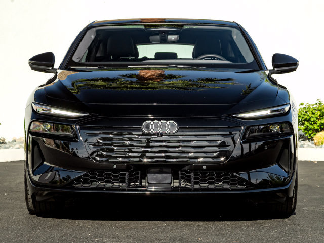Used 2025 Audi A6 e-tron Premium w/ Ultra Package AWD/4WD image 3