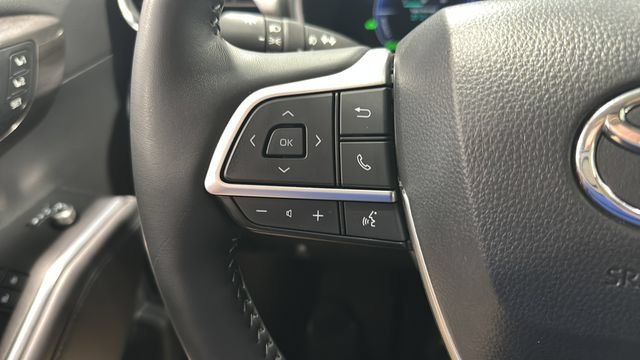 Used 2026 Toyota Highlander Platinum AWD/4WD image 15