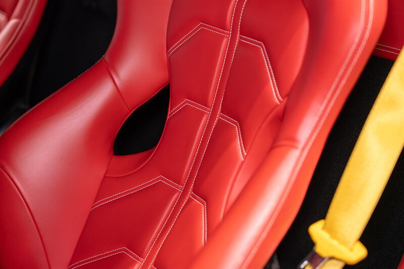 Used 2015 Ferrari 458 Italia Coupe RWD image 13