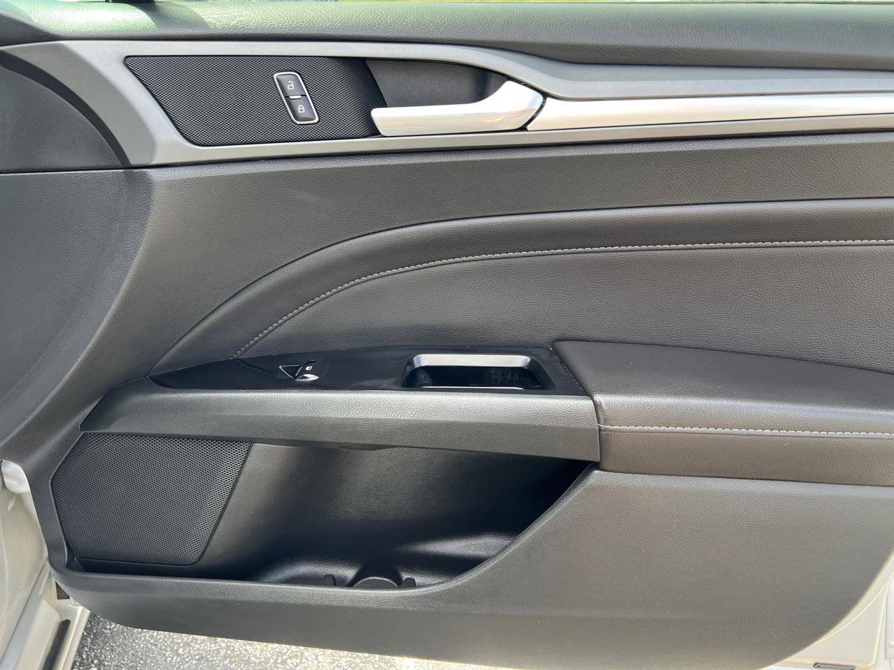 Used 2013 Ford Fusion Titanium w/ Titanium Driver Assist Pkg FWD image 29
