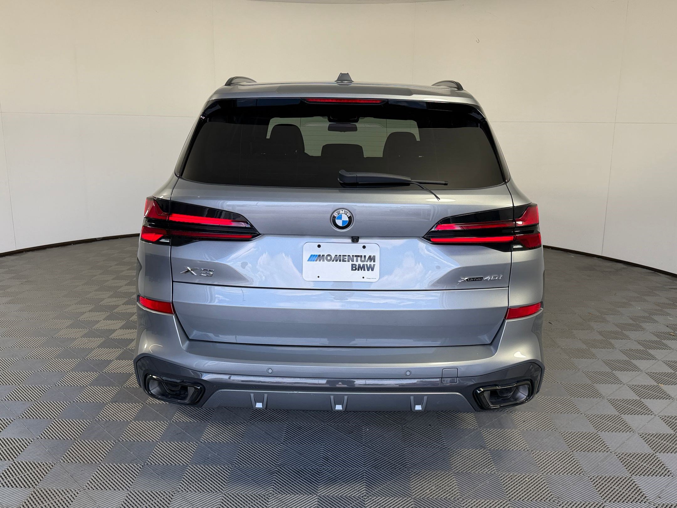 Used 2024 BMW X5 xDrive40i w/ M Sport Package AWD/4WD image 10