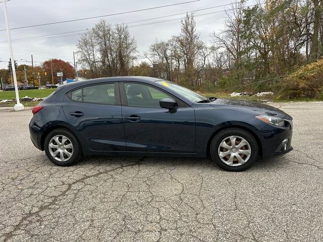 Used 2015 MAZDA MAZDA3 i Sport image 2