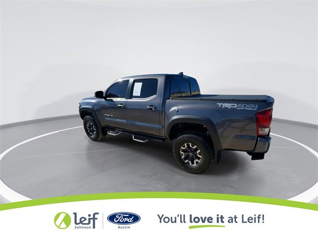 Used 2017 Toyota Tacoma TRD Off-Road image 8