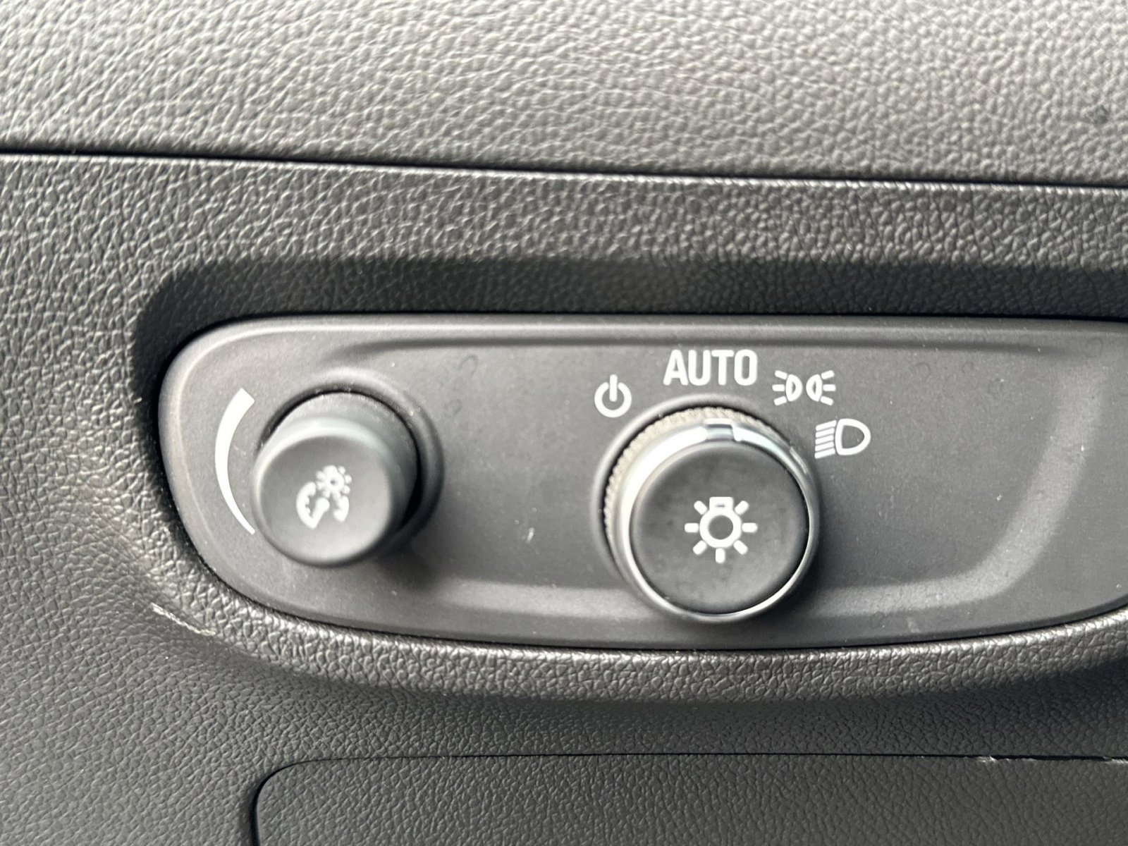 Used 2024 Buick Encore GX Sport Touring image 20