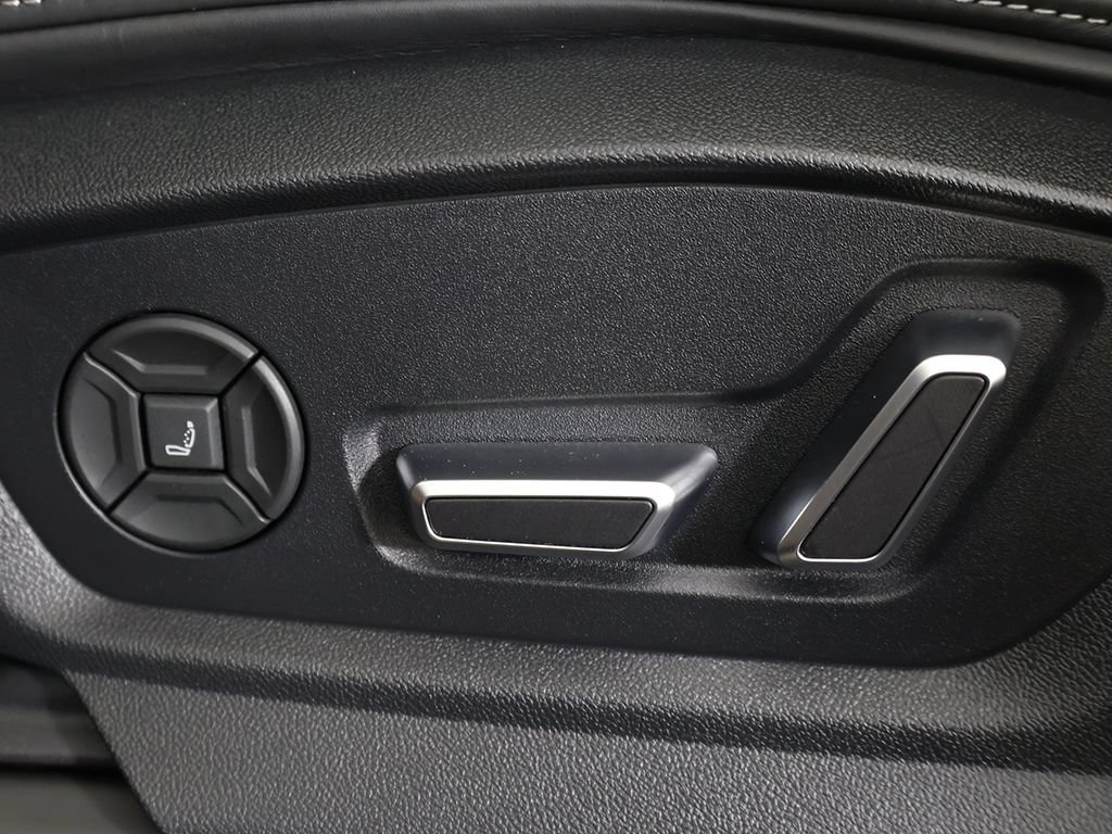 Used 2024 Audi SQ8 Premium Plus AWD/4WD image 36