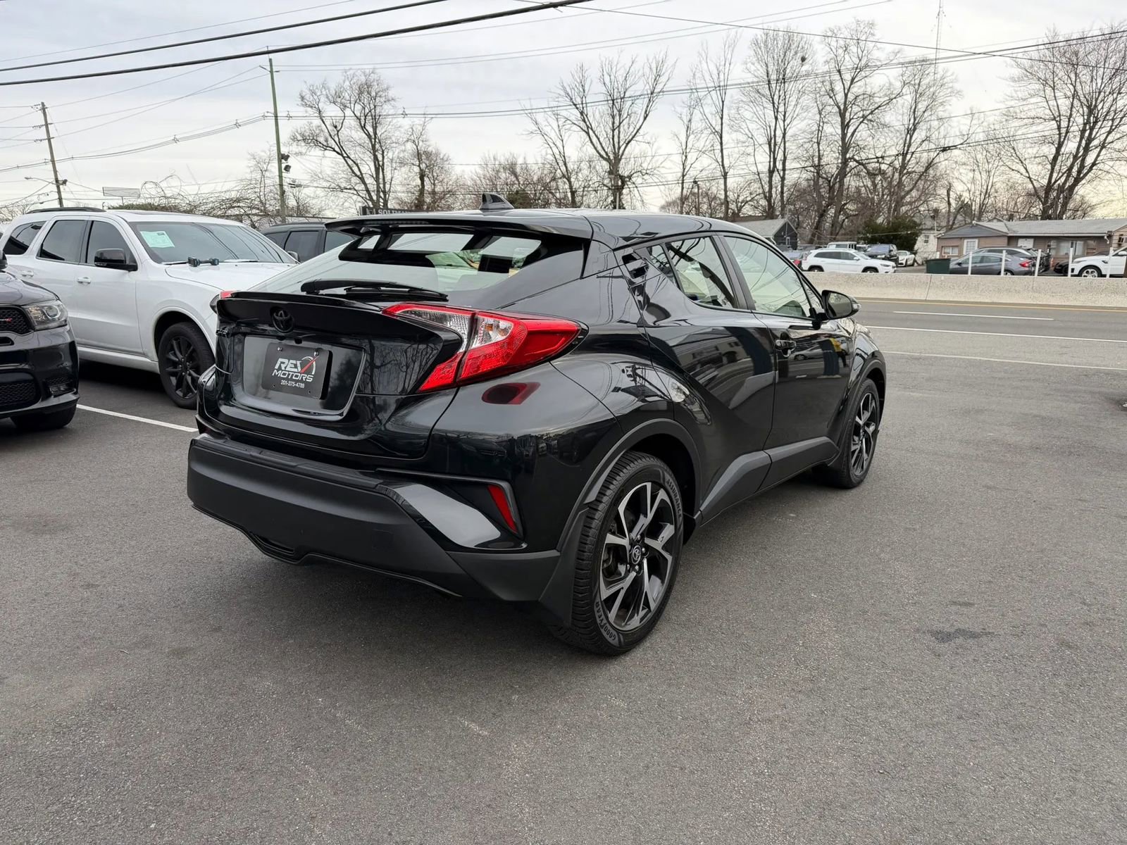 Used 2021 Toyota C-HR XLE image 7