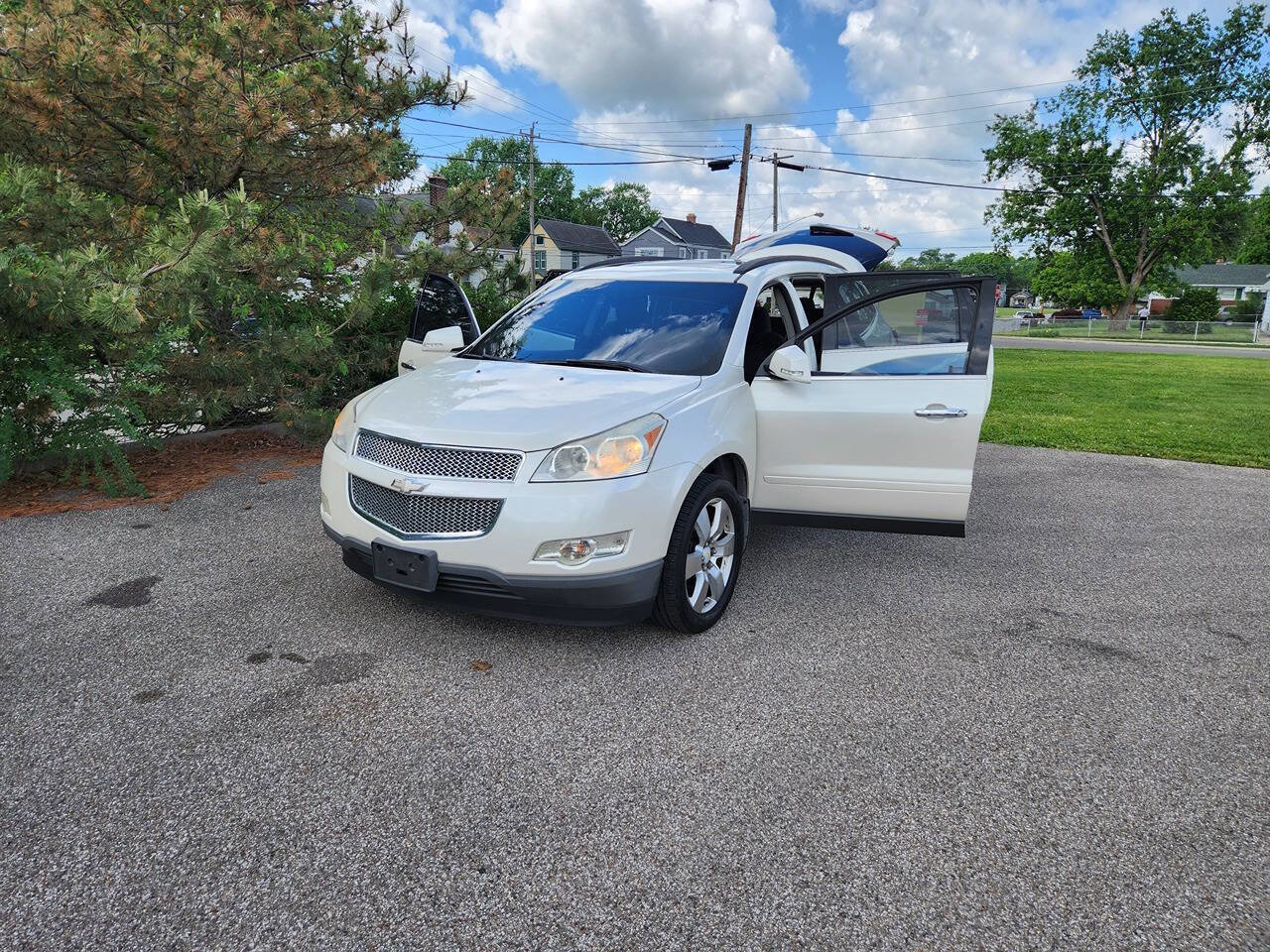 Used 2012 Chevrolet Traverse LT w/ All-Star Edition FWD image 9