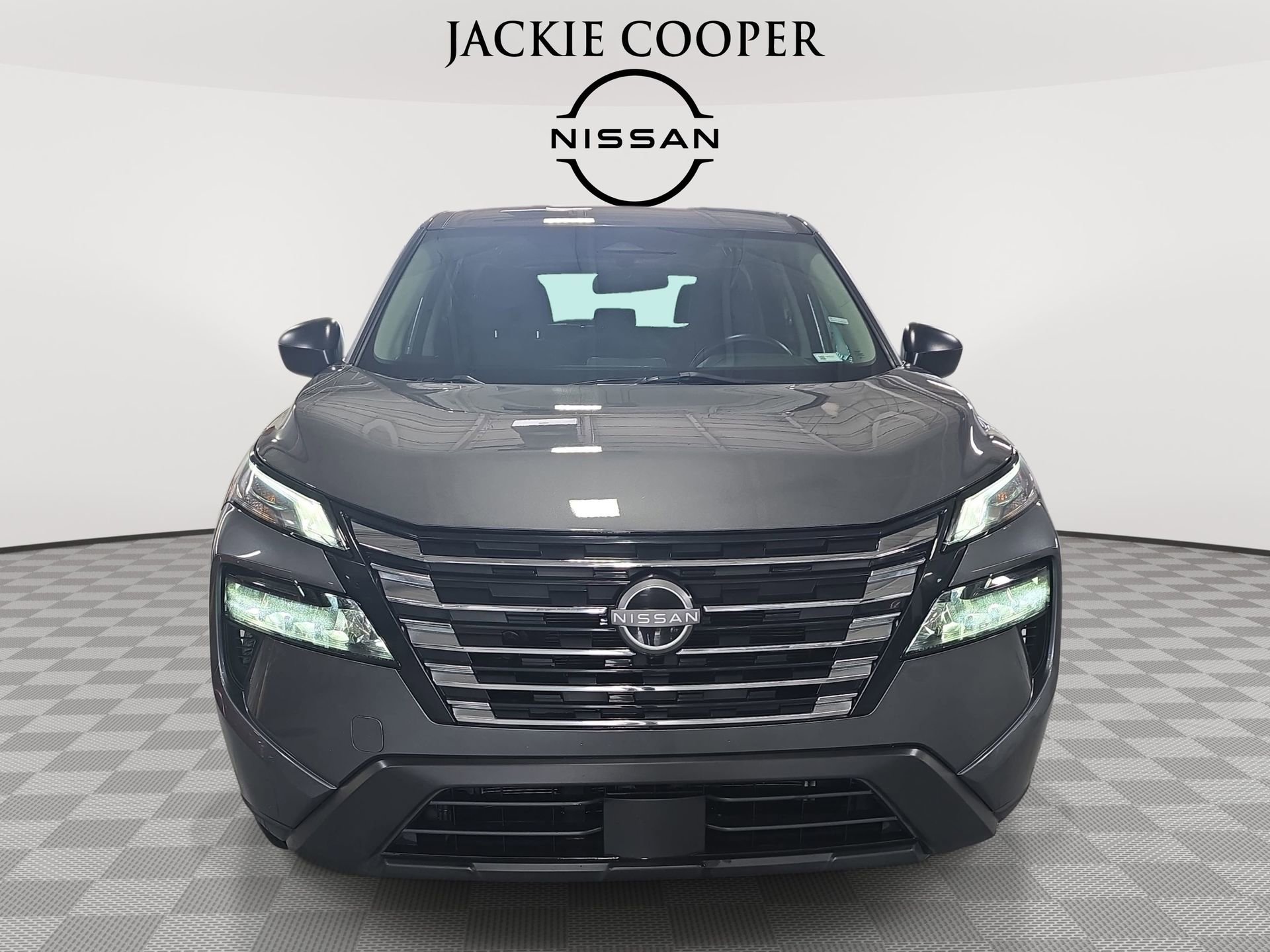 Used 2024 Nissan Rogue S FWD image 2