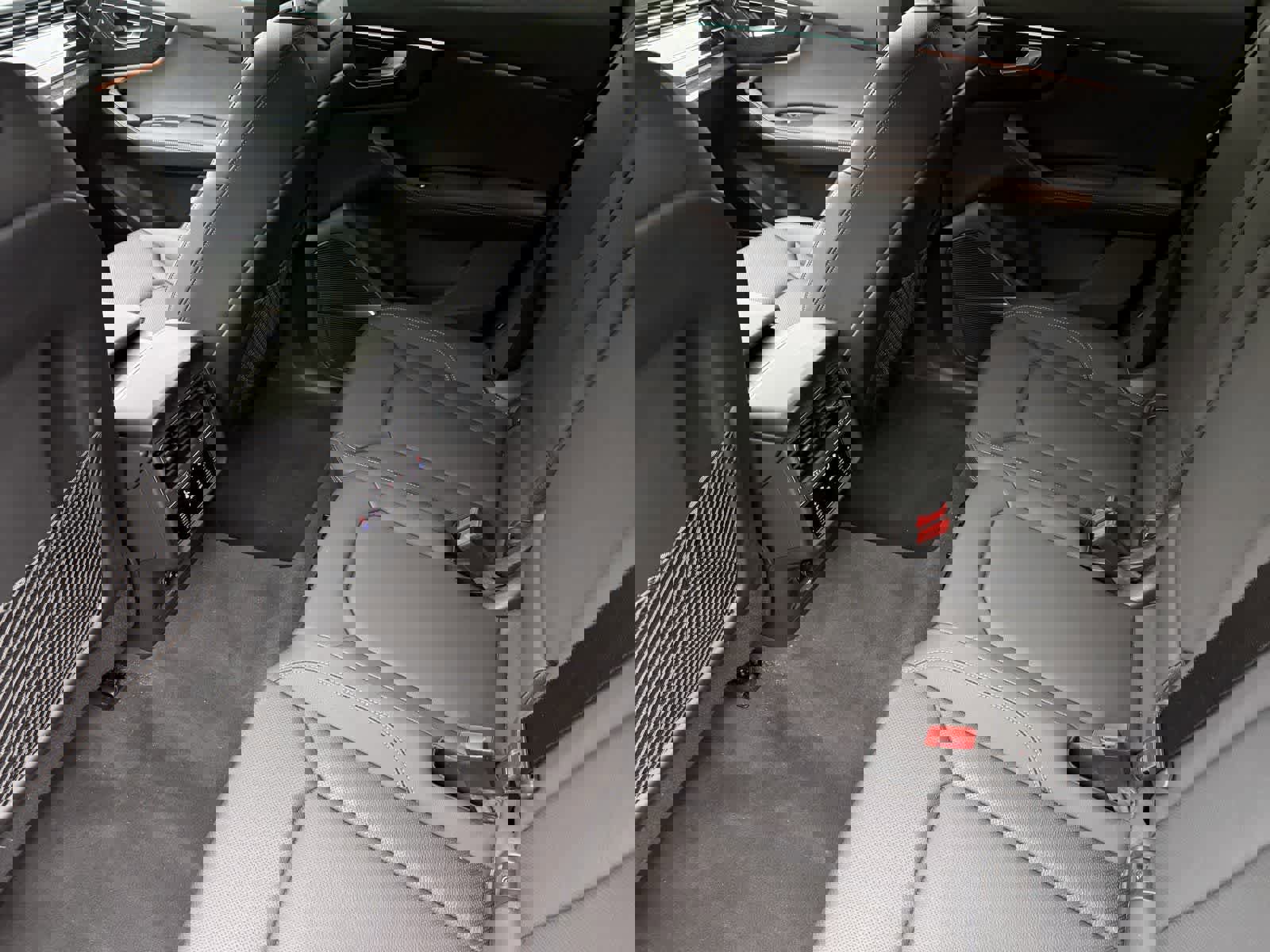 Used 2025 Audi Q8 Premium Plus w/ Premium Plus Package image 4