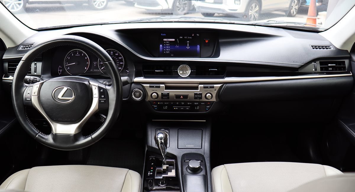 Used 2015 Lexus ES 350 FWD image 32
