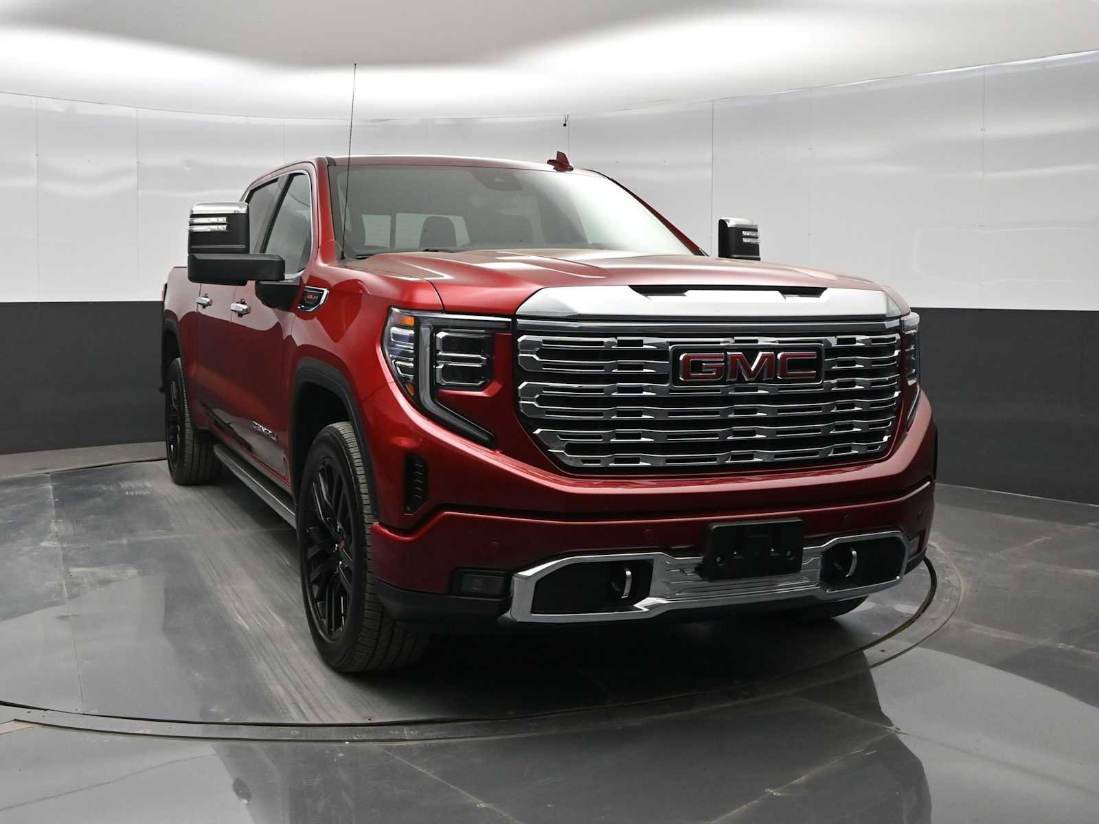Used 2024 GMC Sierra 1500 Denali w/ Denali Reserve Package image 2