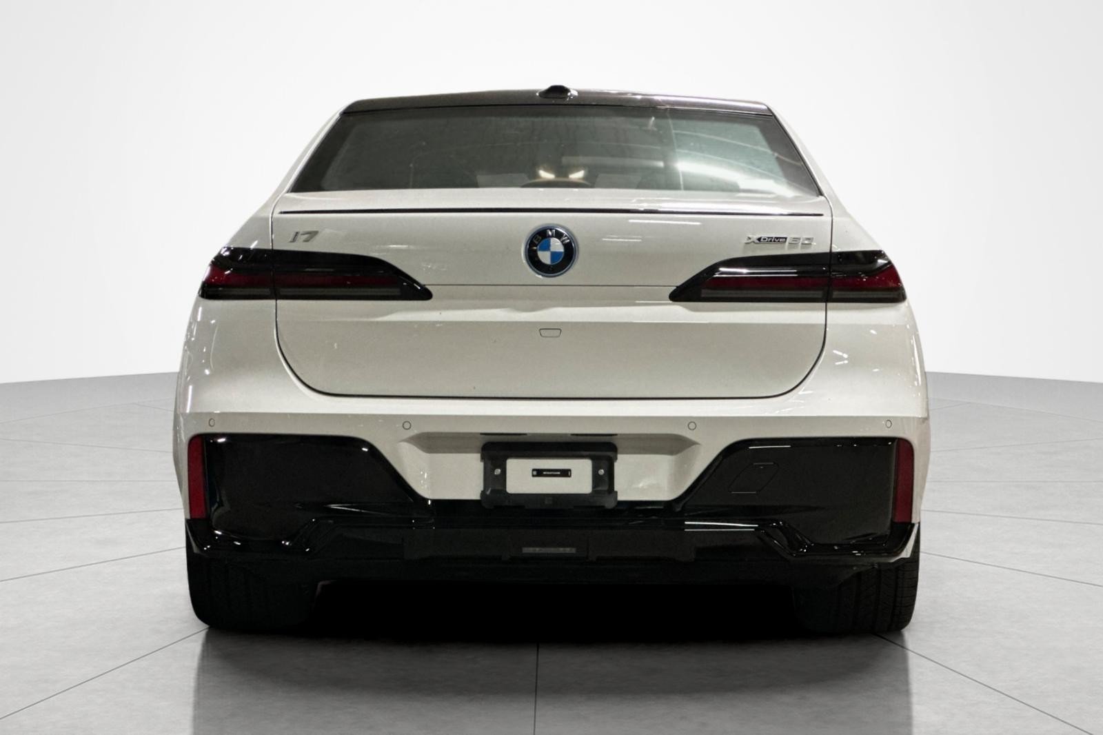 New 2026 BMW i7 xDrive60 AWD/4WD image 4