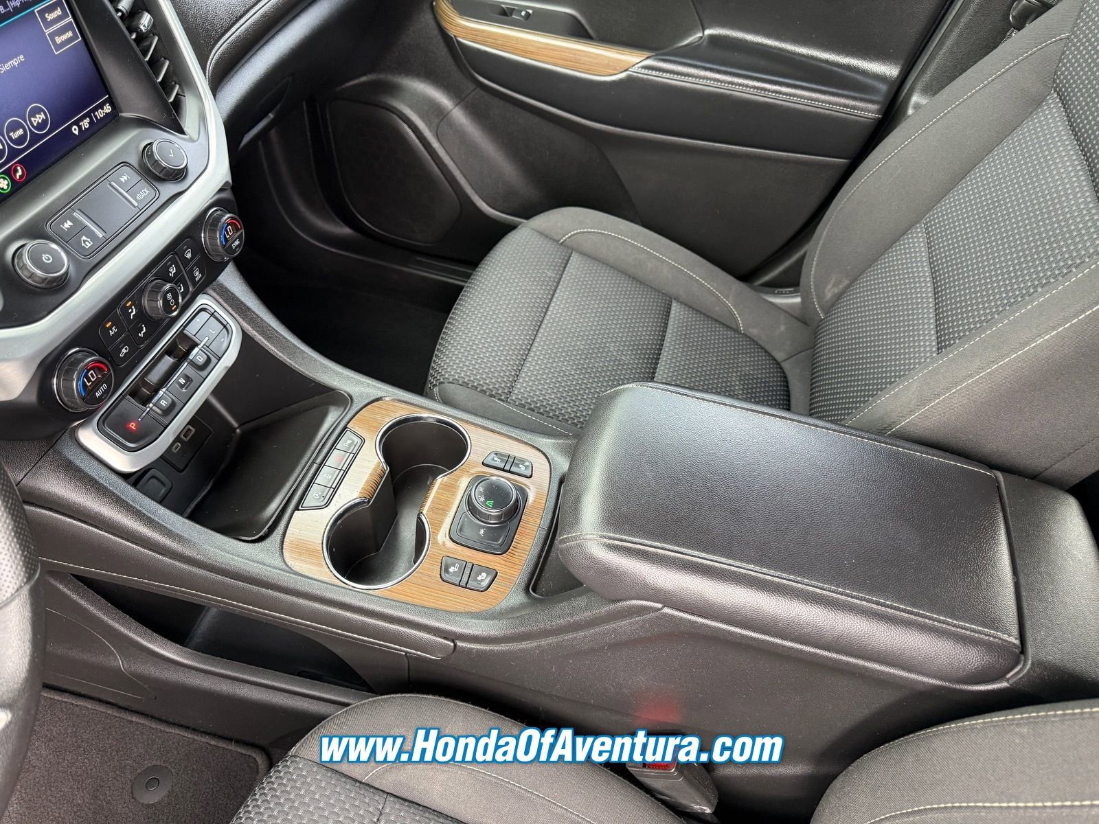 Used 2021 GMC Acadia SLE w/ Driver Convenience Package image 24