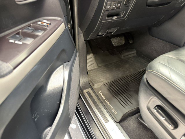Used 2020 Toyota Land Cruiser Heritage Edition AWD/4WD image 7